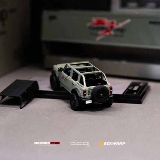 GCD Models 1:64 DarwinPRO & TECKWRAP Ford Bronco Matte Khaki