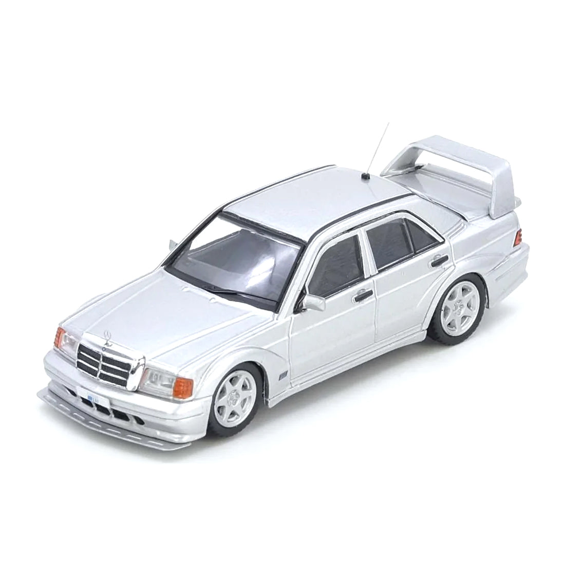 Inno64 1:64 Mercedes Benz 190E Silver