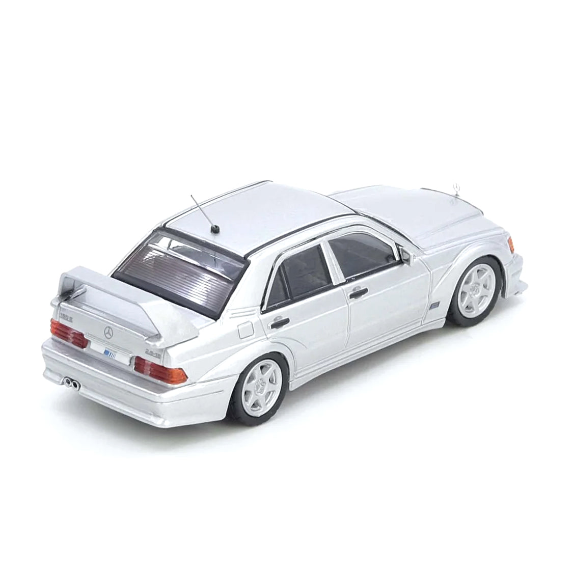 Inno64 1:64 Mercedes Benz 190E Silver