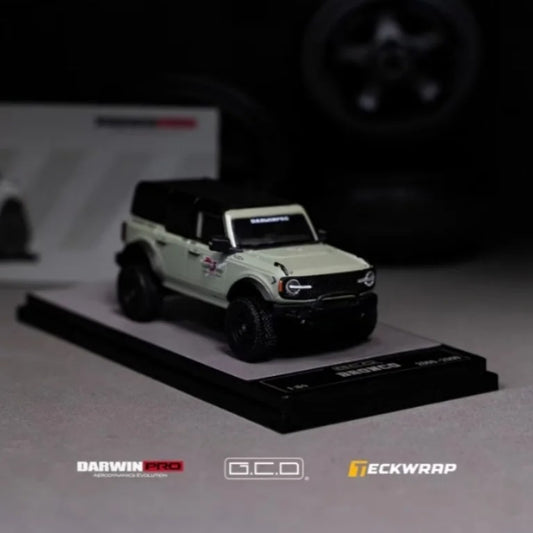 GCD Models 1:64 DarwinPRO & TECKWRAP Ford Bronco Matte Khaki