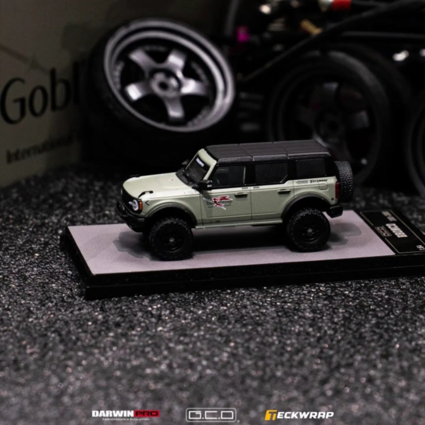 GCD Models 1:64 DarwinPRO & TECKWRAP Ford Bronco Matte Khaki