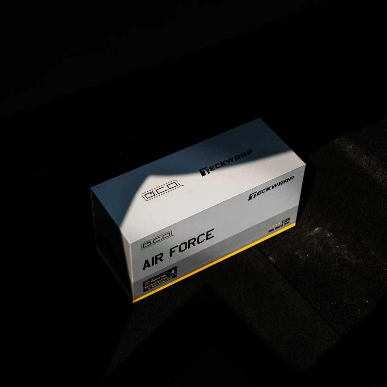 [PRE ORDER] GCD 1:64 DarwinPRO & TECKWRAP Hino Profia 2018
