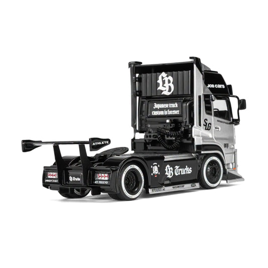 Motorhelix 1:64 LB-Trucks UD Quon Head Black & Silver M61206